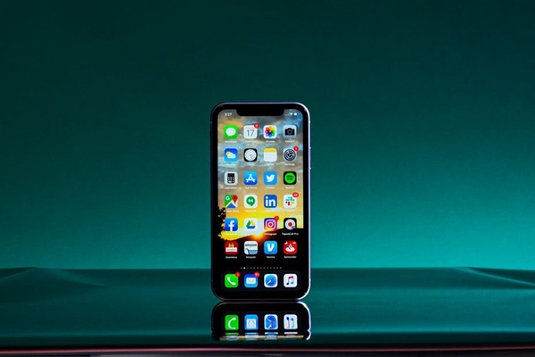 So sánh iPhone 8 và iPhone 12 mini: Bạn có nên nâng cấp?