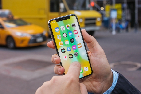 Thiết kế và cấu hình của iPhone X được đánh giá cao dù đã 3 năm tuổi