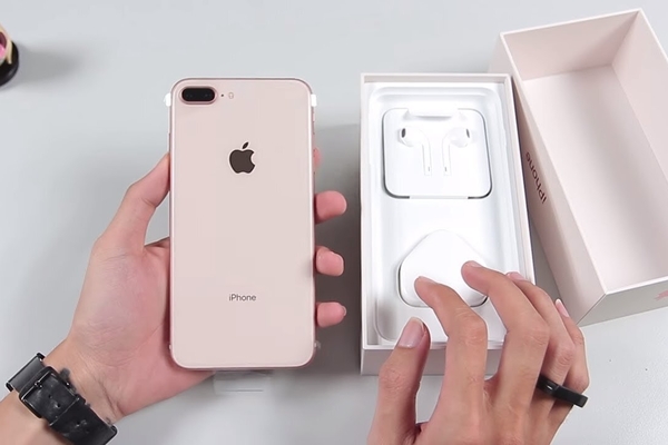 Chênh nhau vài triệu đồng, nên mua iPhone 8 Plus 64GB hay 256GB?