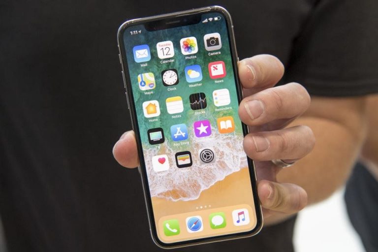 iPhone X chính là chiếc smartphone bắt đầu cho xu hướng tai thỏ