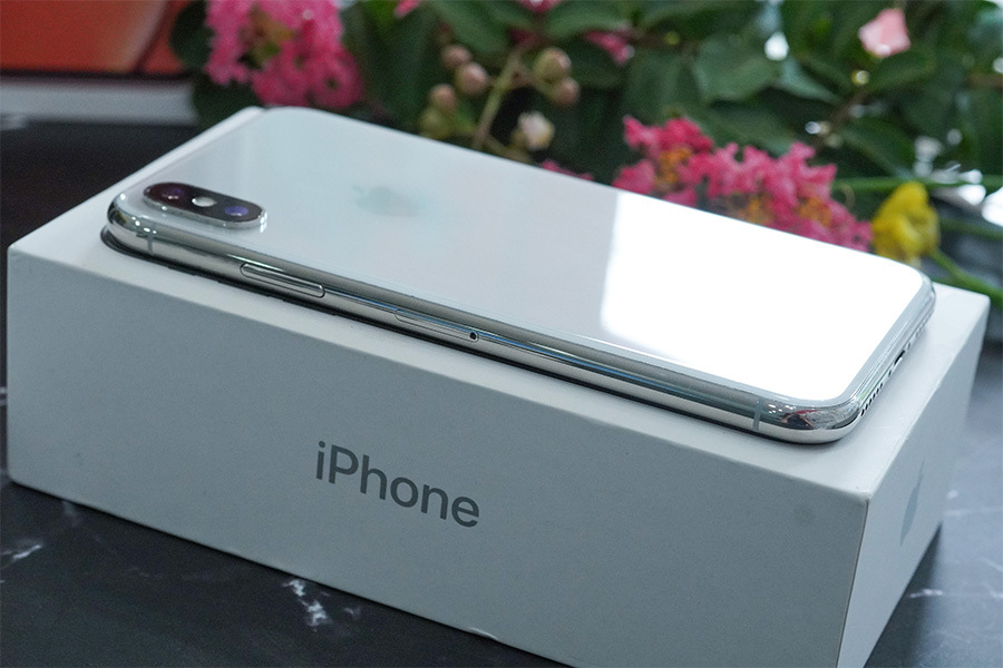 iPhone X màu trắng mang đến sự trẻ trung năng động